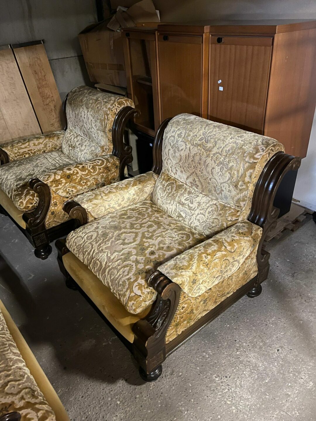 Set divano 3 posti con 2 poltrone in tessuto e legno massiccio S 1925 - immagine 3