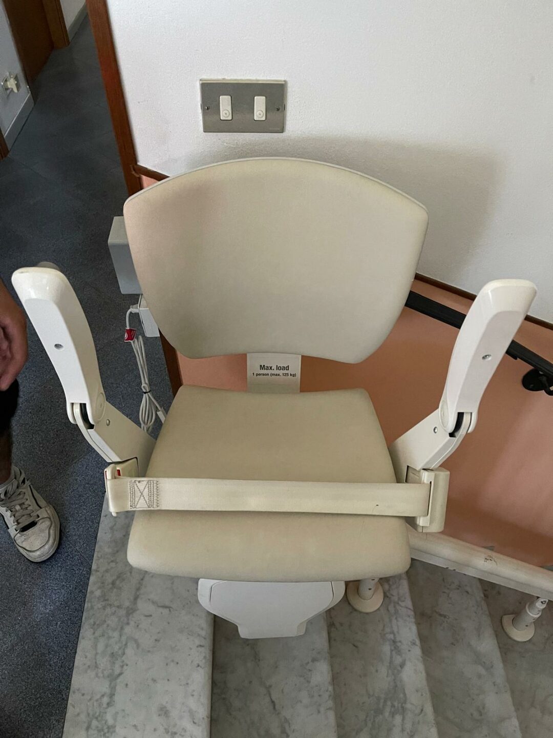 Montascale per disabili/anziani con rotaia S 1972 - immagine 2