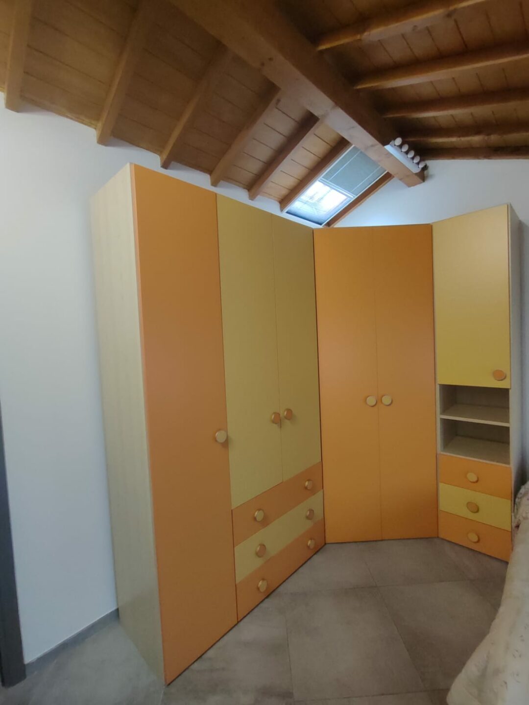 Armadio angolare a 6 ante con cabina e luci S 1995 - immagine 4