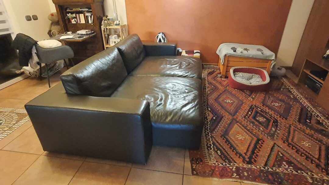 Divano lineare in vera pelle 3 posti S 1997
