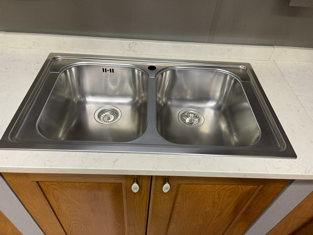 Cucina lineara in legno con top in marmo completa di elettrodomestici S 2009 - immagine 4