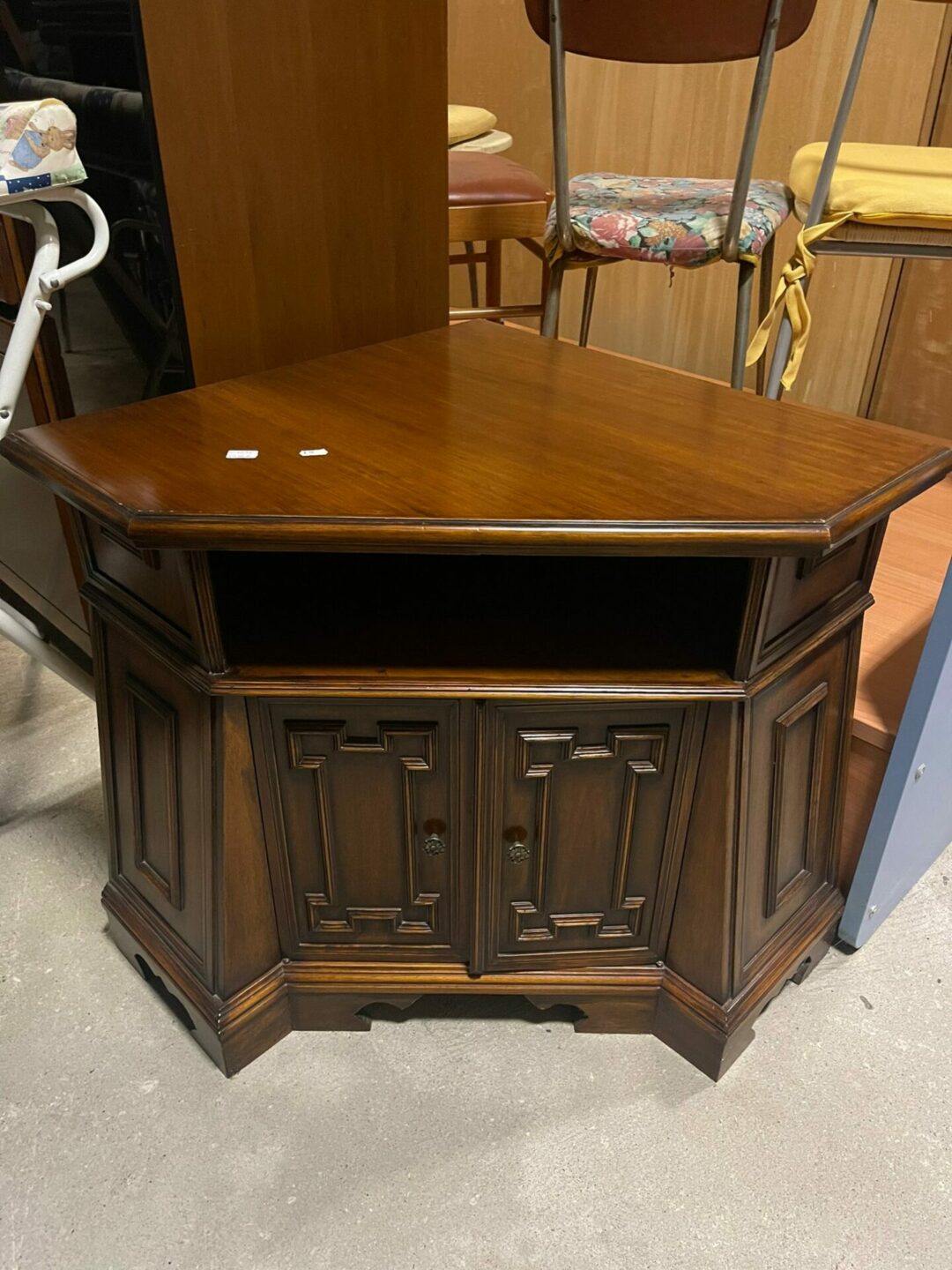 Mobile angoliera in legno massiccio in ottimo stato S 1938 ( IN REGALO )