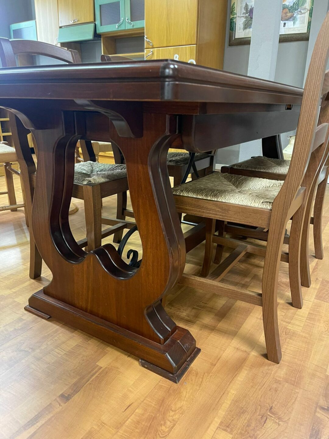 Tavolo in legno allungabile con 4 sedie in legno massiccio S 2010 - immagine 3