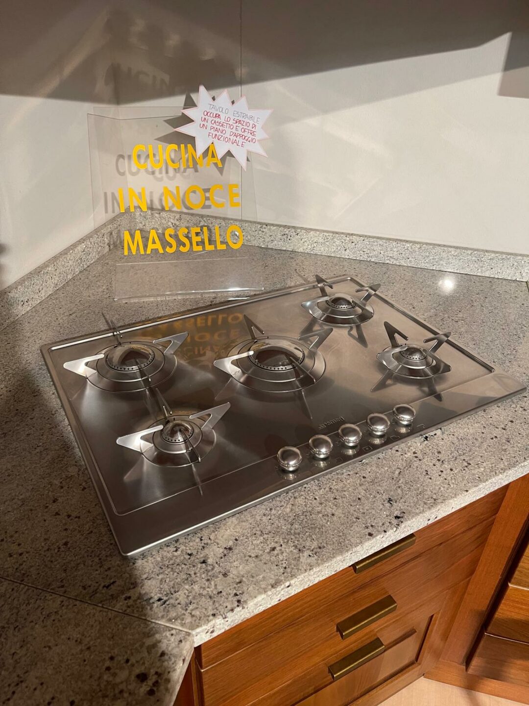 Mobile cucina in legno massiccio in noce nazionale scelto, con piano in granito S 2084 - immagine 3