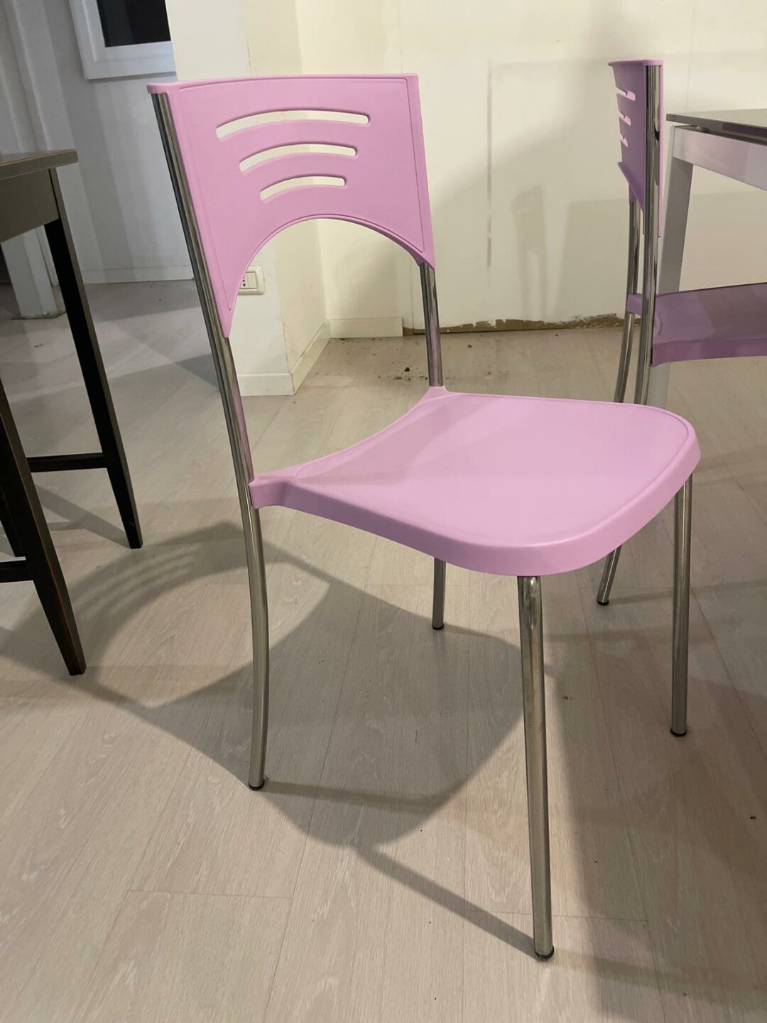Tavolo in vetro temperato con 4 sedie break pink (solo sedie 200,00€) S 2156 - immagine 6