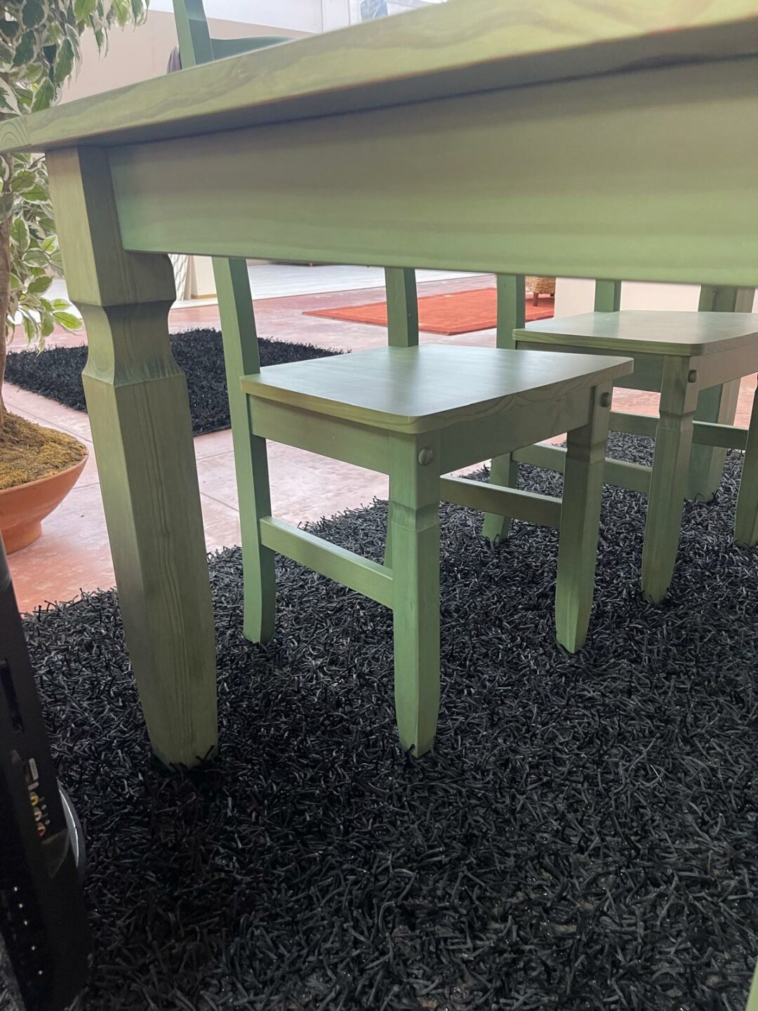 Tavolo in legno verde con 4 sedie S 2237 - immagine 3