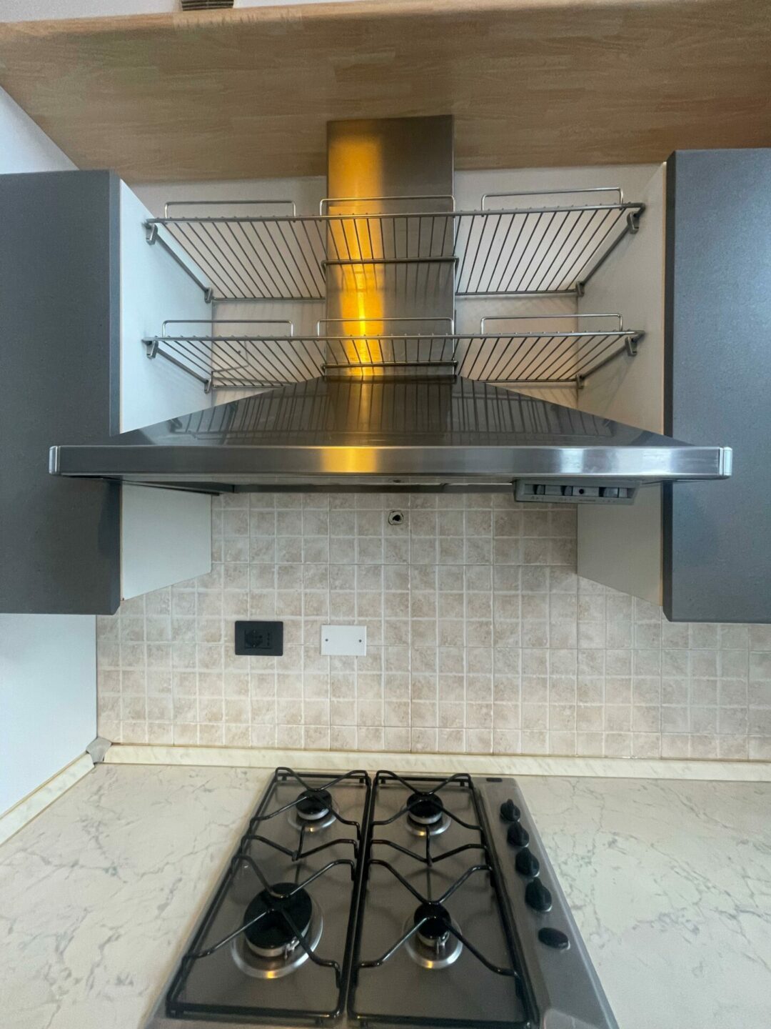 Cucina lineare completa di piano cottura, forno, cappa, lavastoviglie e lavandino 453 cm S 2281 - immagine 3
