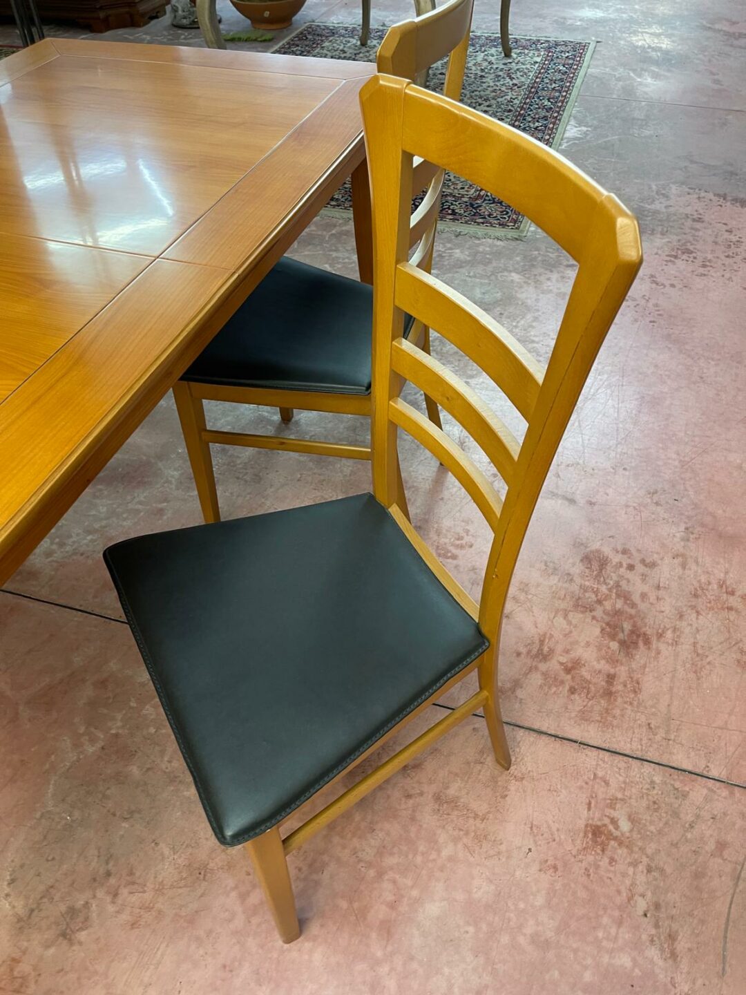 Tavolo in legno massiccio 180X94,5CM allungabile con 4 sedie S 2329 - immagine 6