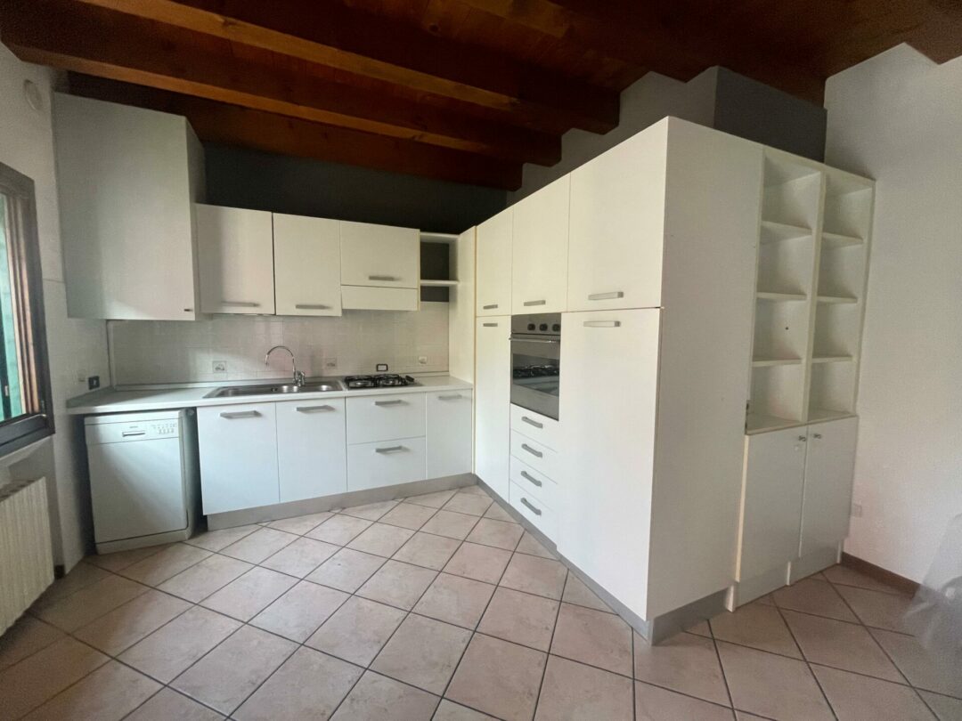 Mobile cucina bianca completa di frigorifero e lavastoviglie S 2675 - immagine 5