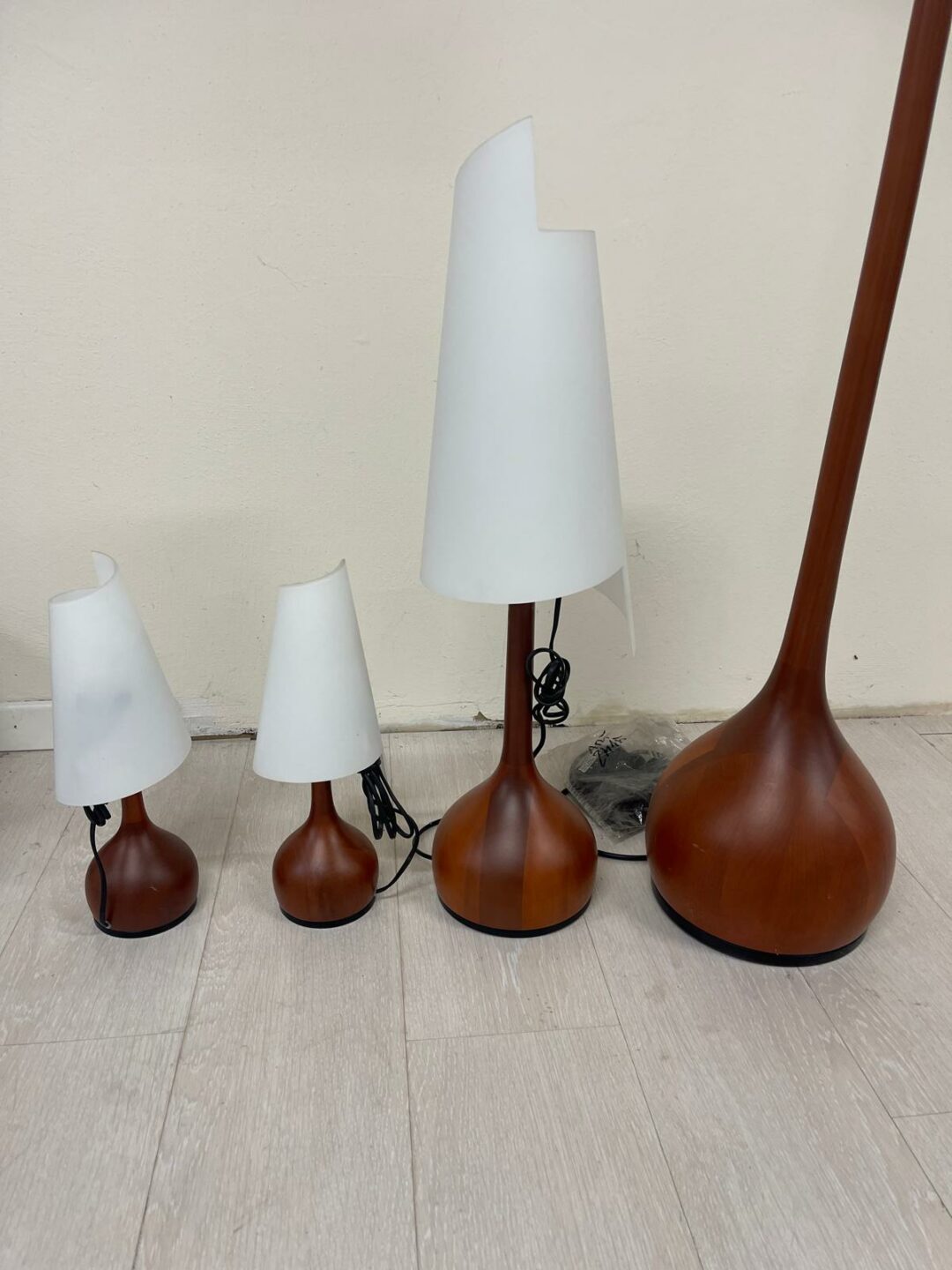 Piantana + lume + 2 lumetti S 2115 - immagine 2