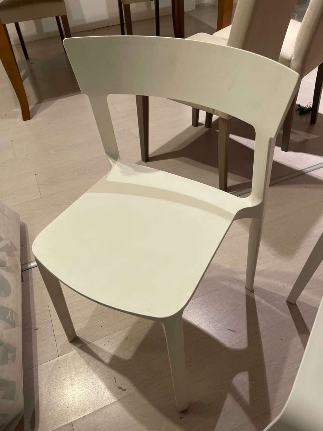 Sedia bianca in plastica S 2149 - immagine 2