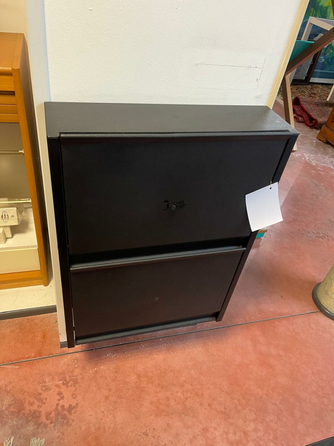 Scarpiera nera metallo S 2486