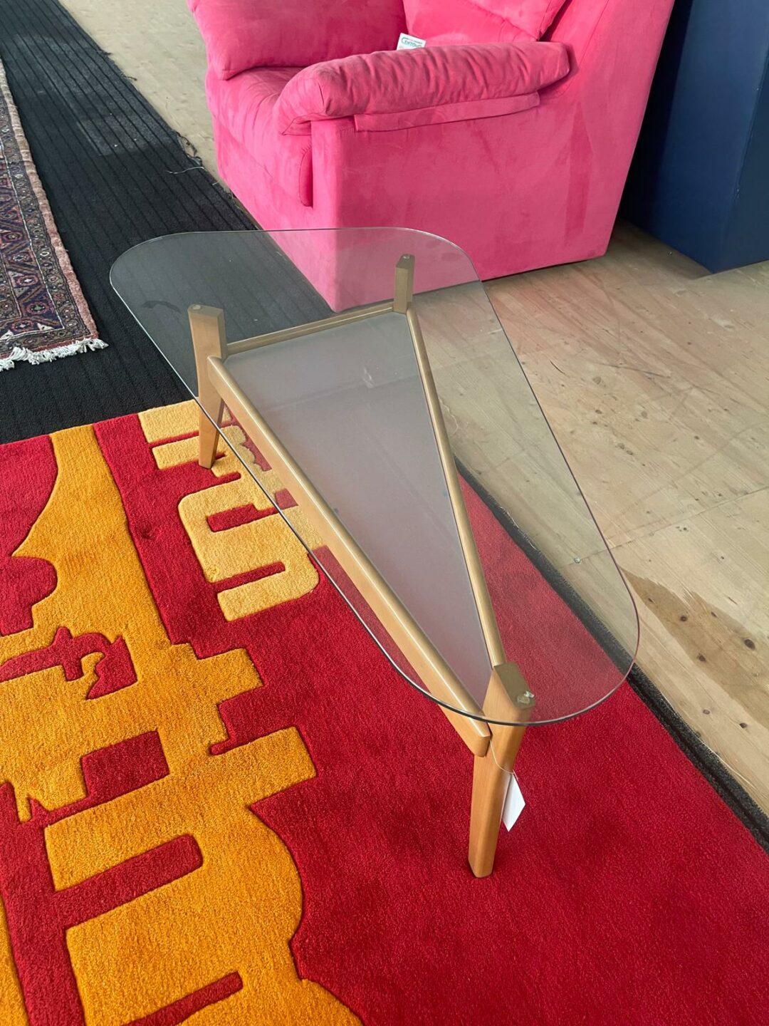 Tavolino 3 gambe in legno con piano in vetro S 2637 - immagine 2