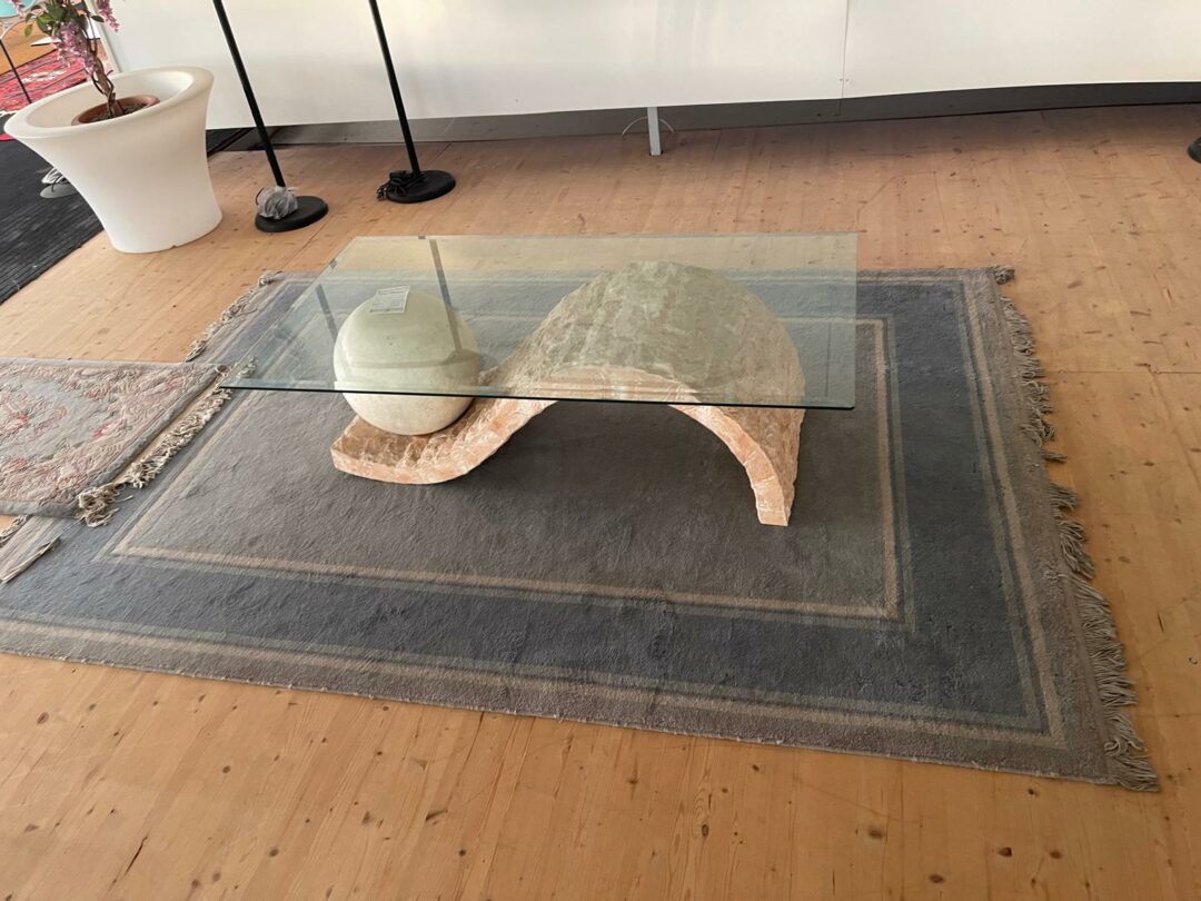 Tavolino in vetro 130x80 con base in pietra e sfera decorativa S 2644 - immagine 2