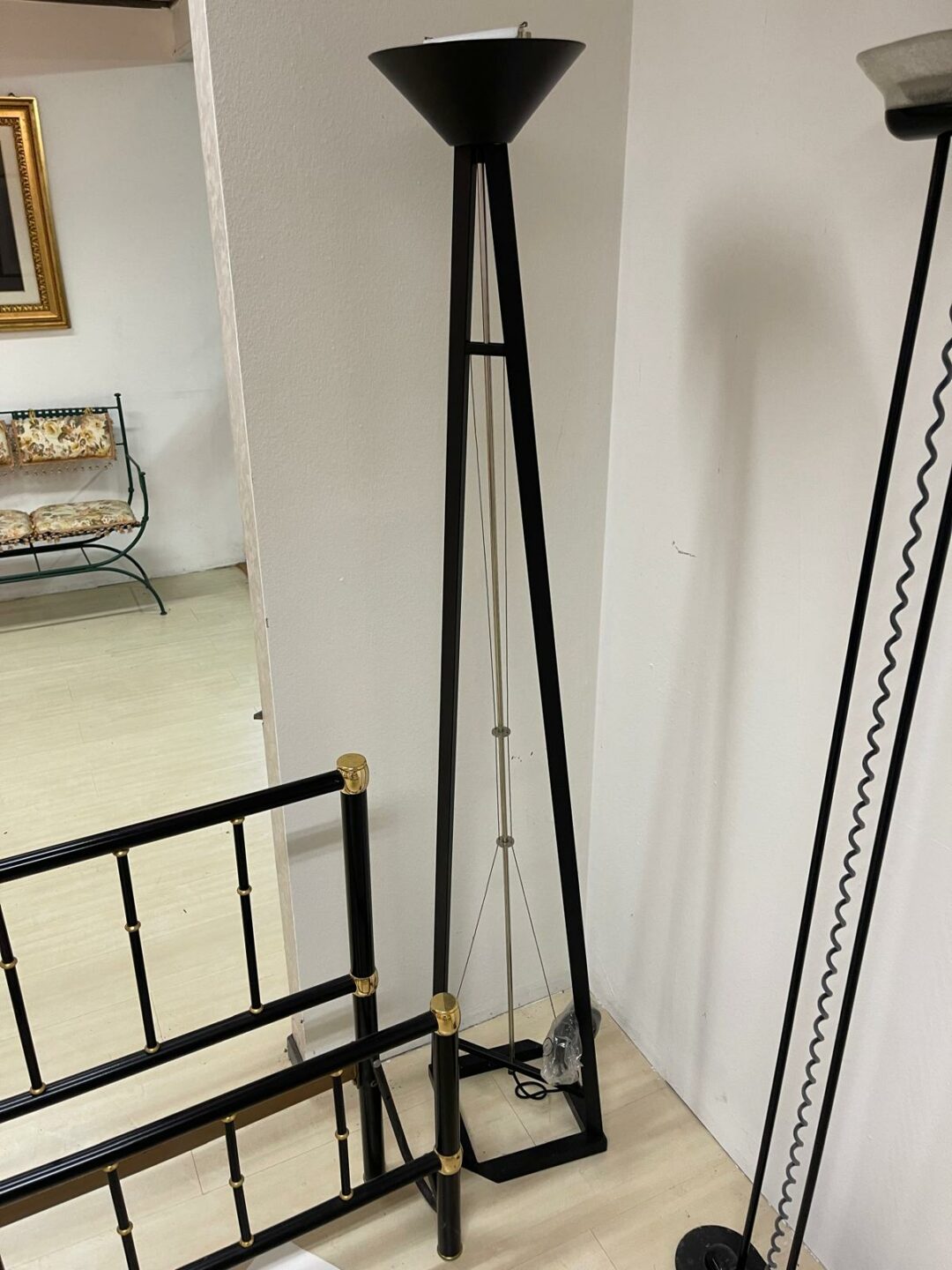 Piantana nera S 2725