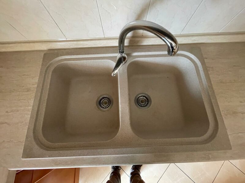 Cucina in legno completa di elettrodomestici di frigorifero, cappa, forno, piano cottura, lavastoviglie, lavandino S 2909 - immagine 7