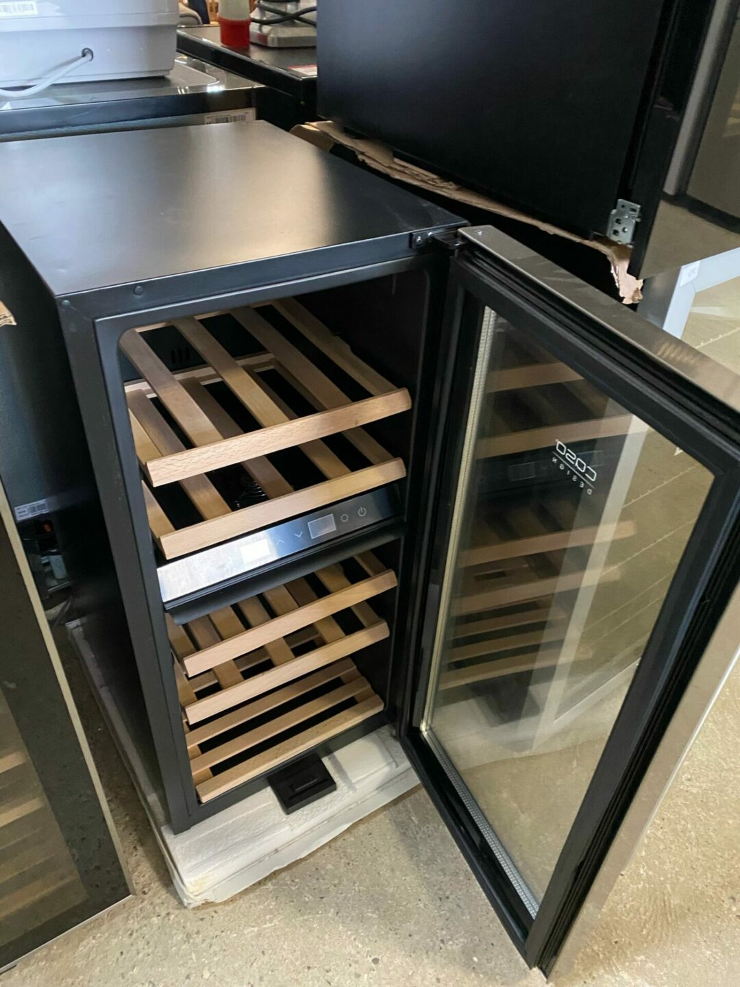 Cantinetta per Vino Doppia Temperatura WineComfort 24 Black – Caso Design Germany G-131 ( con difetto estetico ) - immagine 5