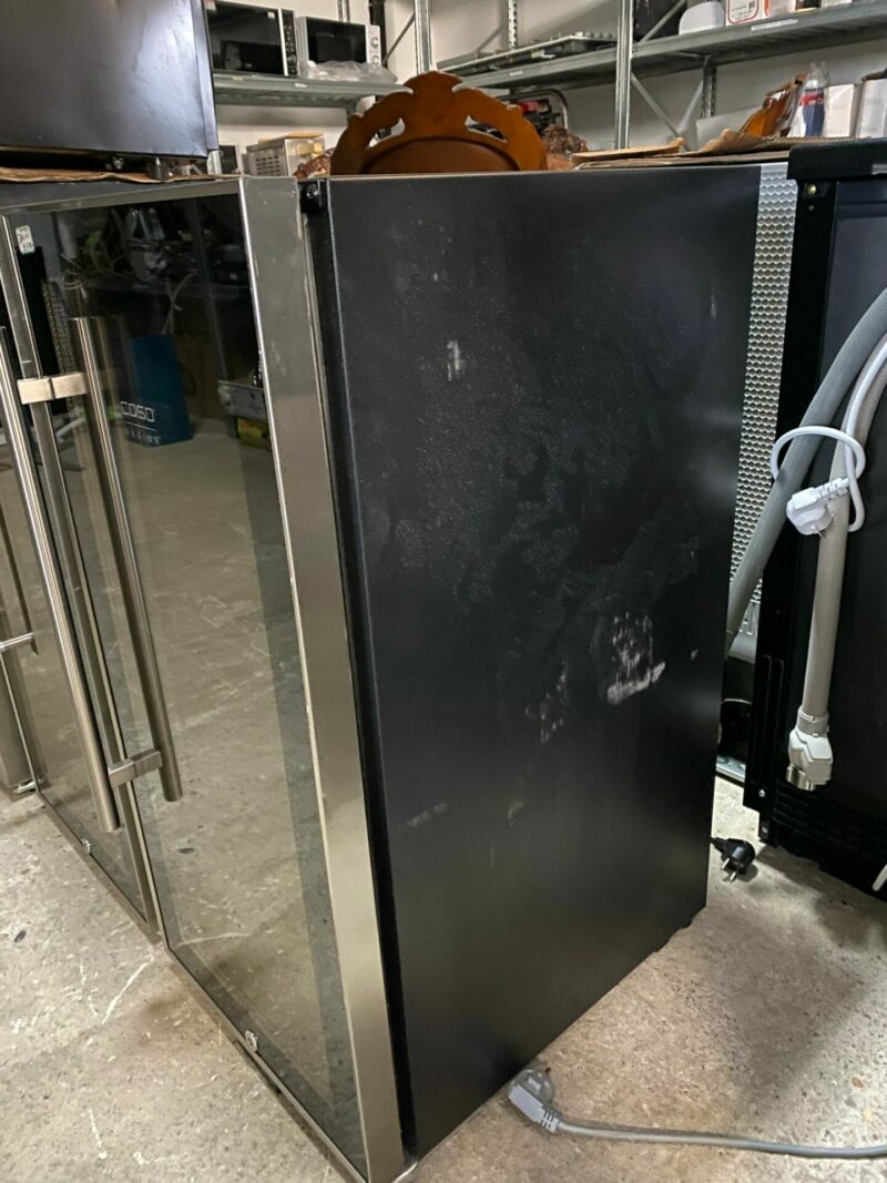 Cantinetta per Vino Doppia Temperatura WineComfort 24 Black – Caso Design Germany (mancano dei ripiani in legno) G-134 ( con difetto estetico ) - immagine 3
