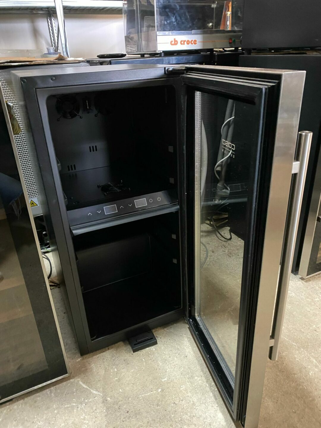 Cantinetta per Vino Doppia Temperatura WineComfort 24 Black – Caso Design Germany (mancano dei ripiani in legno) G-134 ( con difetto estetico ) - immagine 5