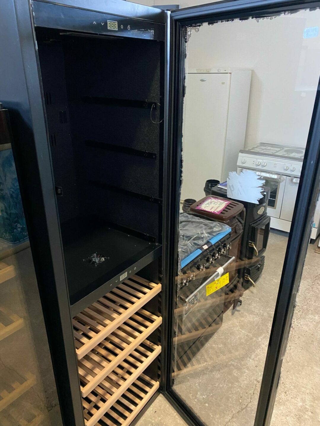 Cantinetta per Vino WineExclusive 180 Smart 731 – Caso Design con diffetto estetico G-116 ( con difetto estetico ) - immagine 6