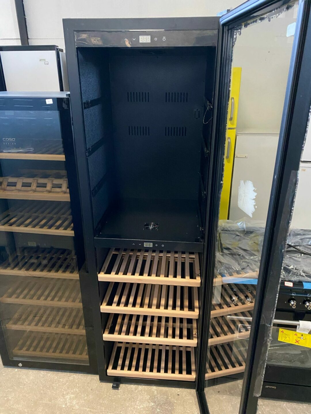 Cantinetta per Vino WineExclusive 180 Smart 731 – Caso Design con diffetto estetico G-116 ( con difetto estetico ) - immagine 5