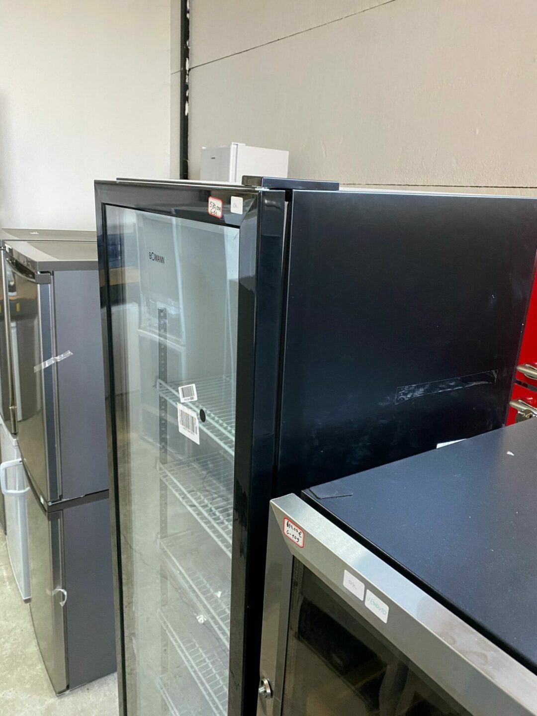 Frigo per bottiglie Bomann KSG 7351, larghezza 60 cm, 356 L, porta in vetro nero G-91 ( con difetto estetico ) - immagine 4