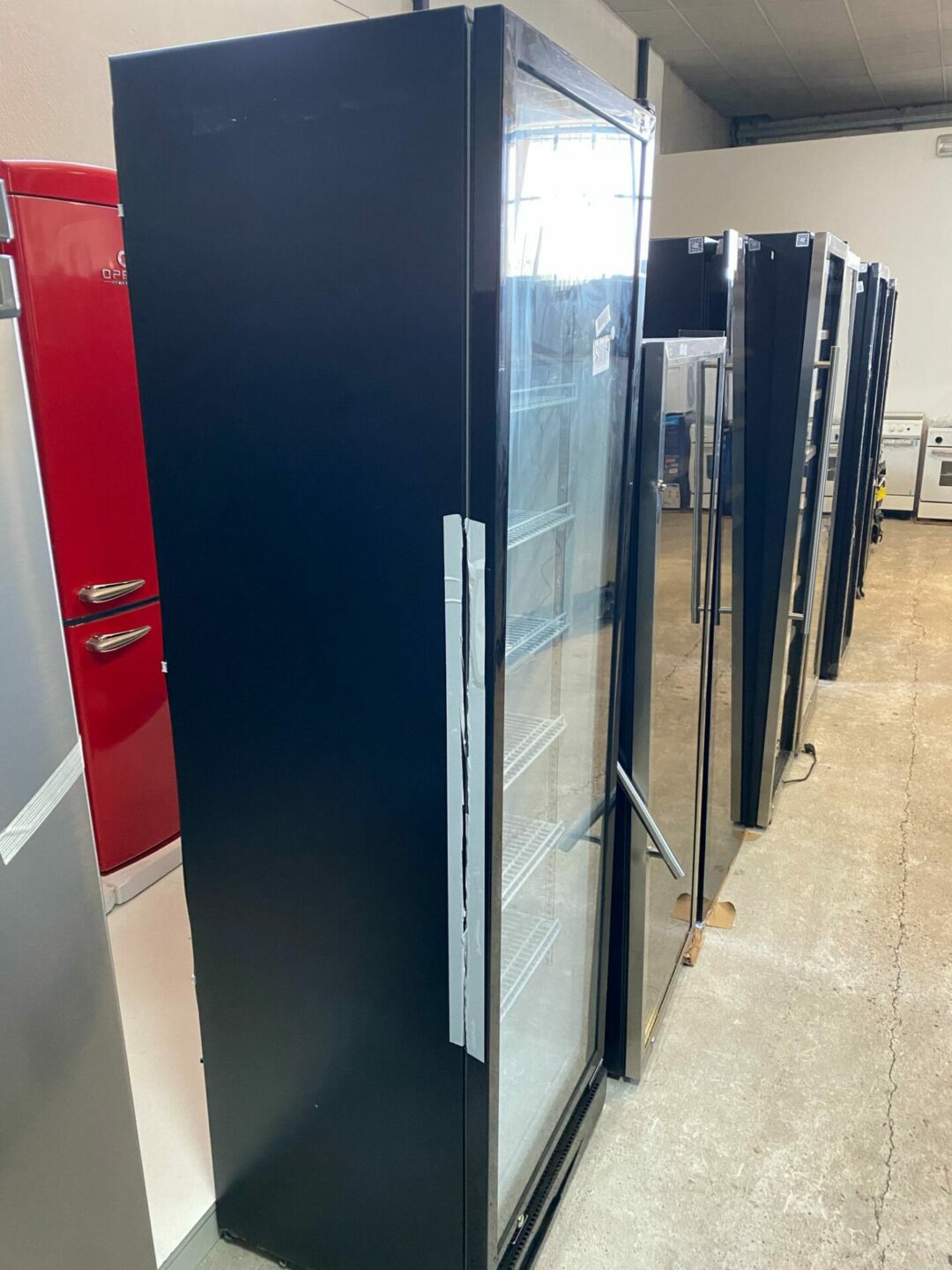 Frigo per bottiglie Bomann KSG 7351, larghezza 60 cm, 356 L, porta in vetro nero G-91 ( con difetto estetico ) - immagine 2