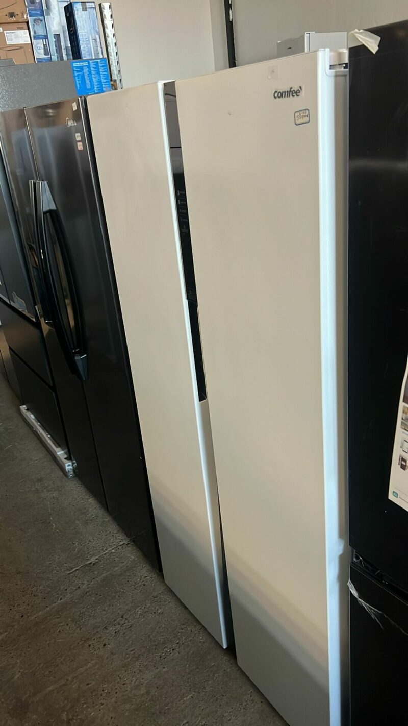 Comfee RCS700WH1 frigorifero con congelatore side-by-sideseminuovo G-64 ( con difetto estetico )