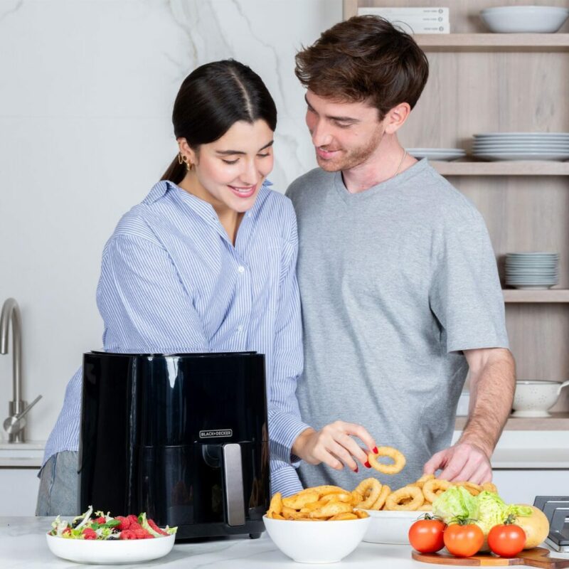 Black & Decker Friggitrice ad Aria Capacità 5 Litri Potenza 1450 Watt Termostato Regolabile colore Nero - BXAF5000E - immagine 2