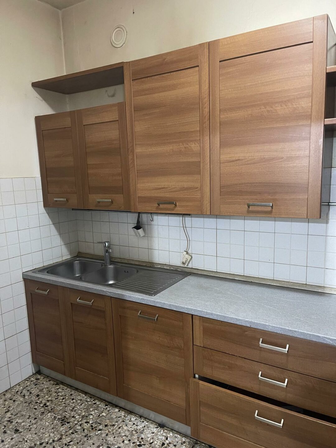 Cucina completa di cappa, forno, piano cottura, lavastoviglie e lavandino S 3052 - immagine 3
