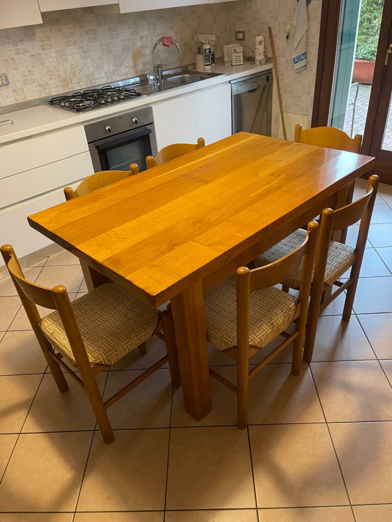 Tavolo in legno e 6 sedie S 3061
