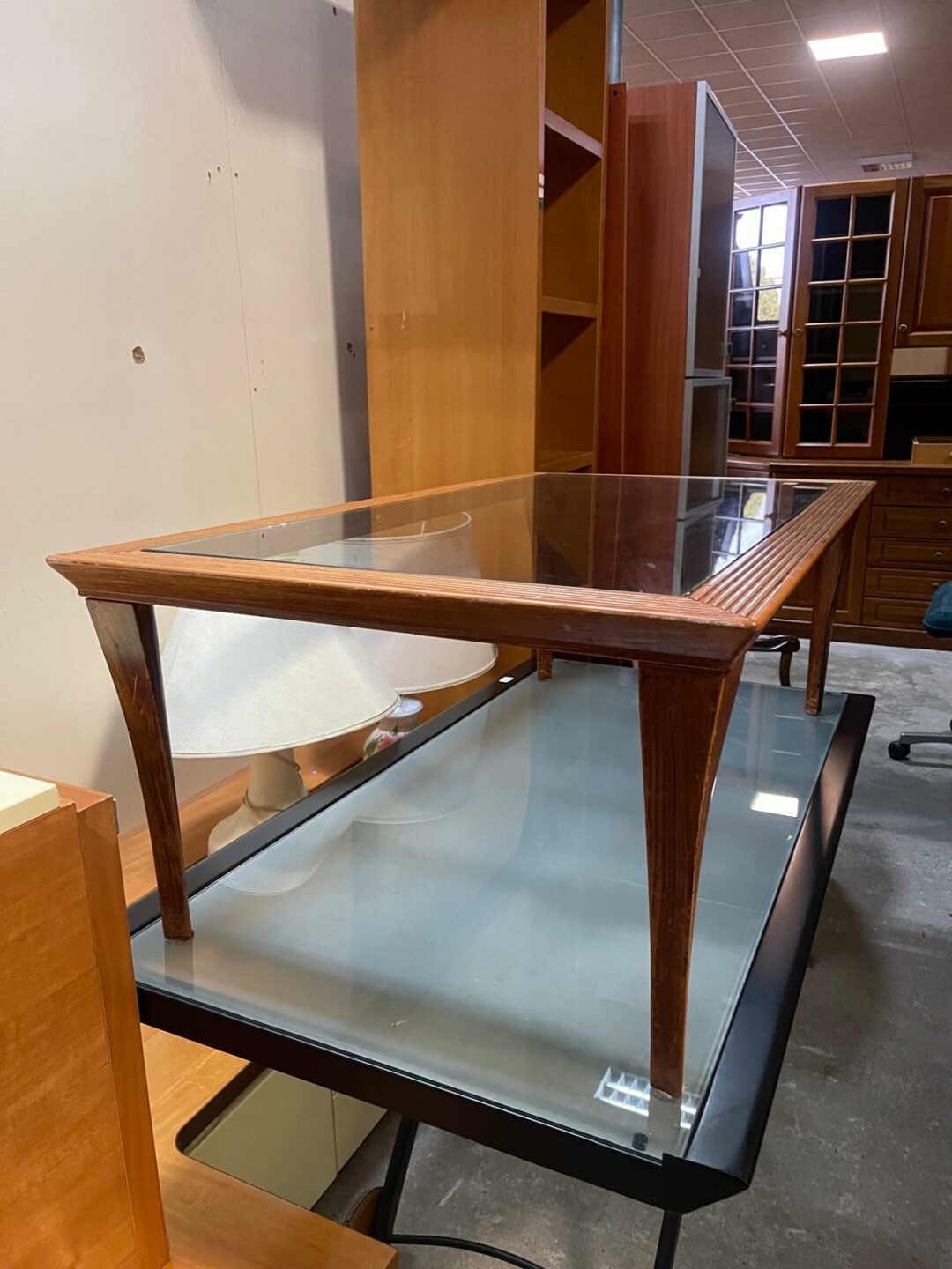 Tavolino basso in legno con vetro S 3123 - immagine 2
