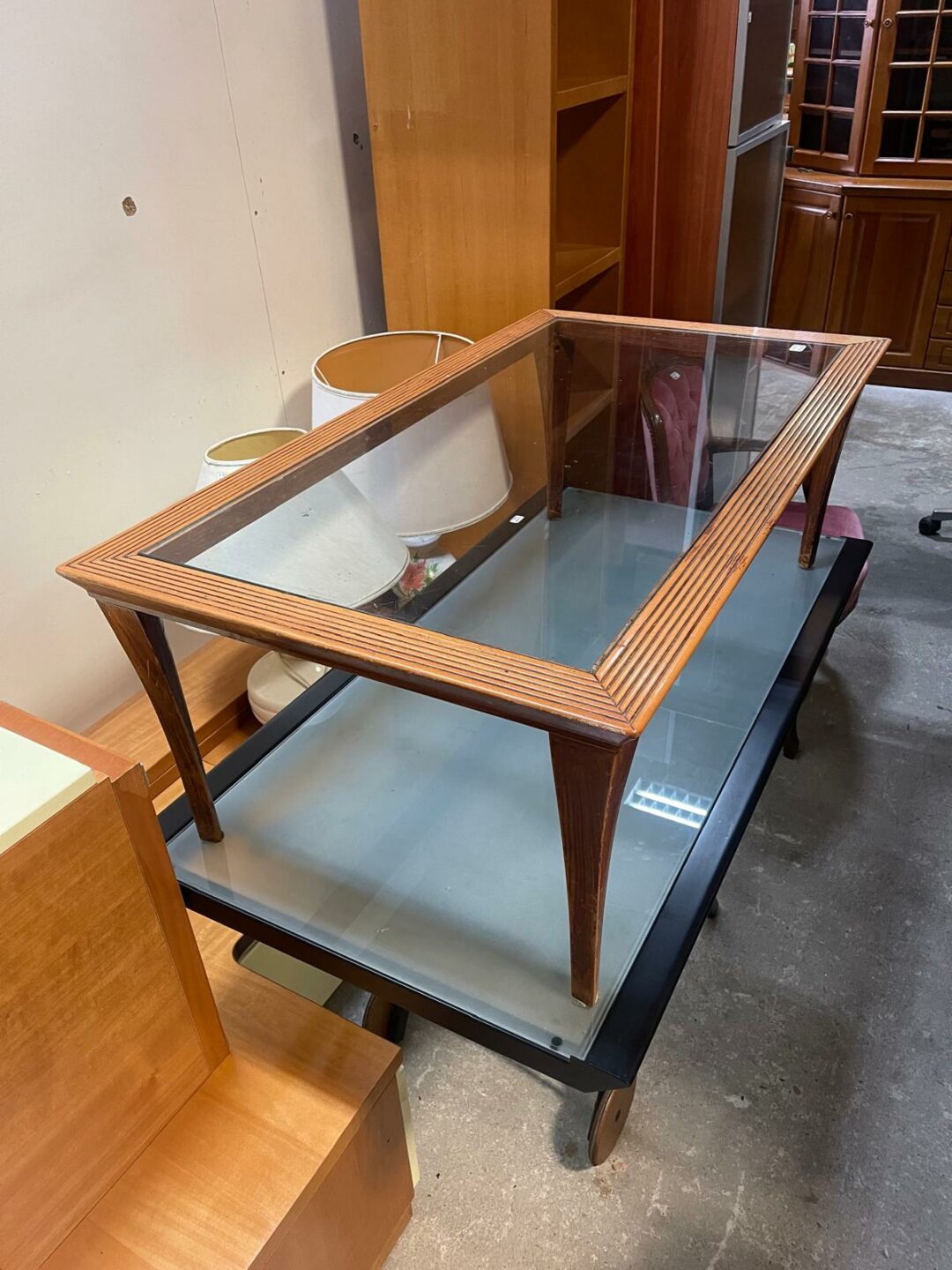 Tavolino basso in legno con vetro S 3123