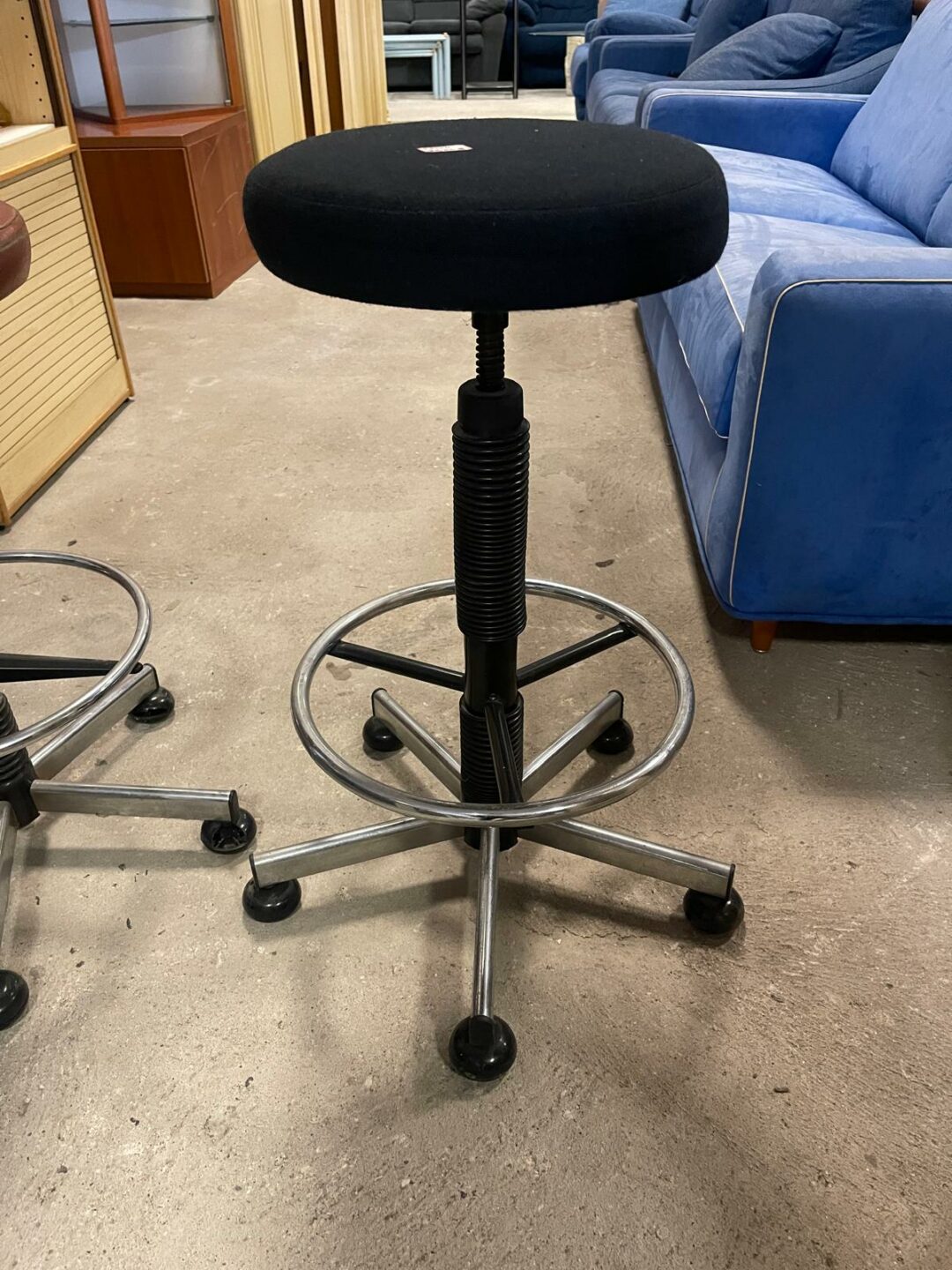 Sgabello con le ruote S 3304 - immagine 2