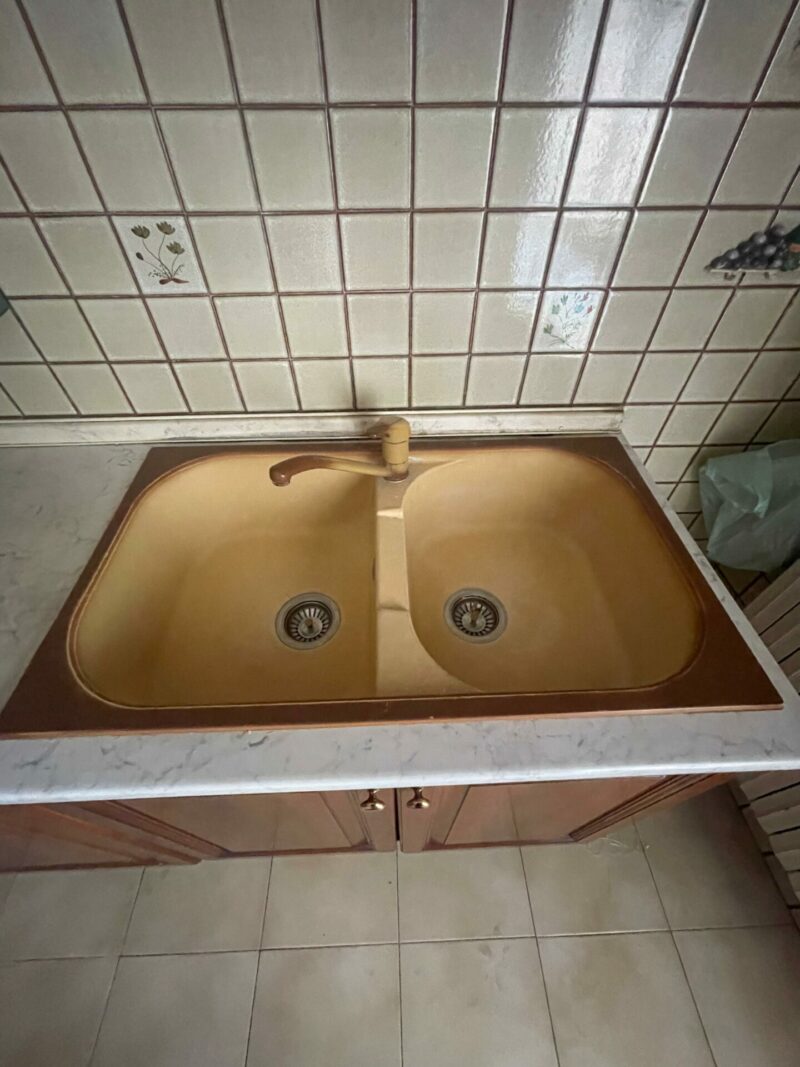 Cucina in legno massiccio completa di elettrodomestici,frigo della smeg S 3603 - immagine 8