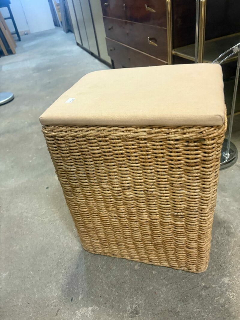 Contenitore fatto a mano usato S 3593