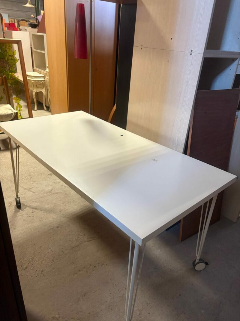Tavolo bianco con le ruote S 3546 Art.194 - immagine 2