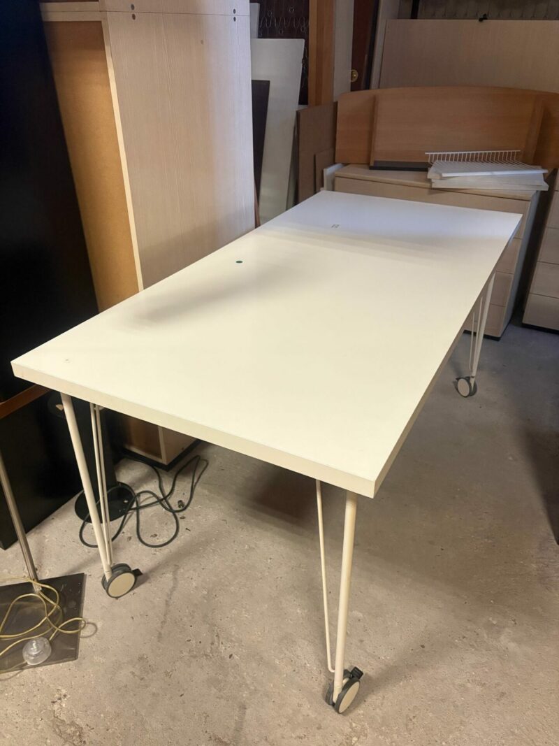 Tavolo bianco con le ruote S 3546 Art.194 - immagine 3