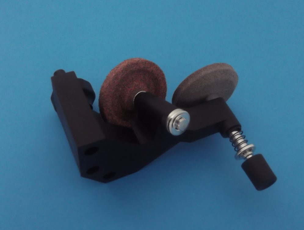 Affilatore R.G.V. Modello 9168 per Affettatrici – Gruppo Affila-Lama Nero e Marrone - immagine 2