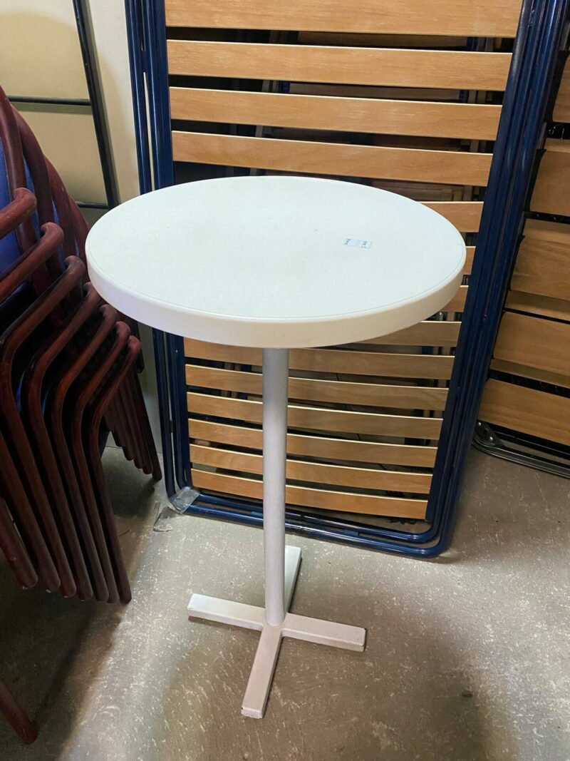 Tavolino in plastica con base in ferro S 3653