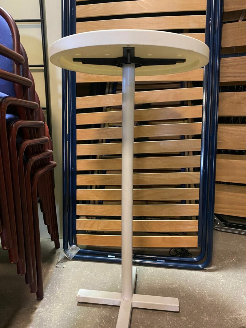 Tavolino in plastica con base in ferro S 3653 - immagine 3