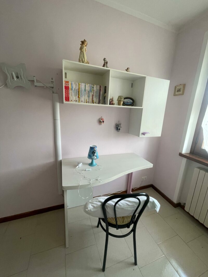 ARMADIO A 6 ANTE CON CABINA E SCRIVANIA CON LIBRERIA c 6 - immagine 2