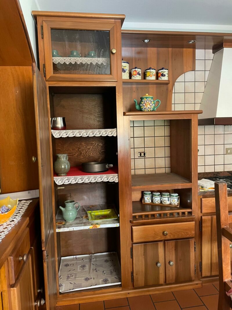 Cucina Usata in legno massiccio completa di piano cottura, forno, cappa e lavandino S 3766 - immagine 3