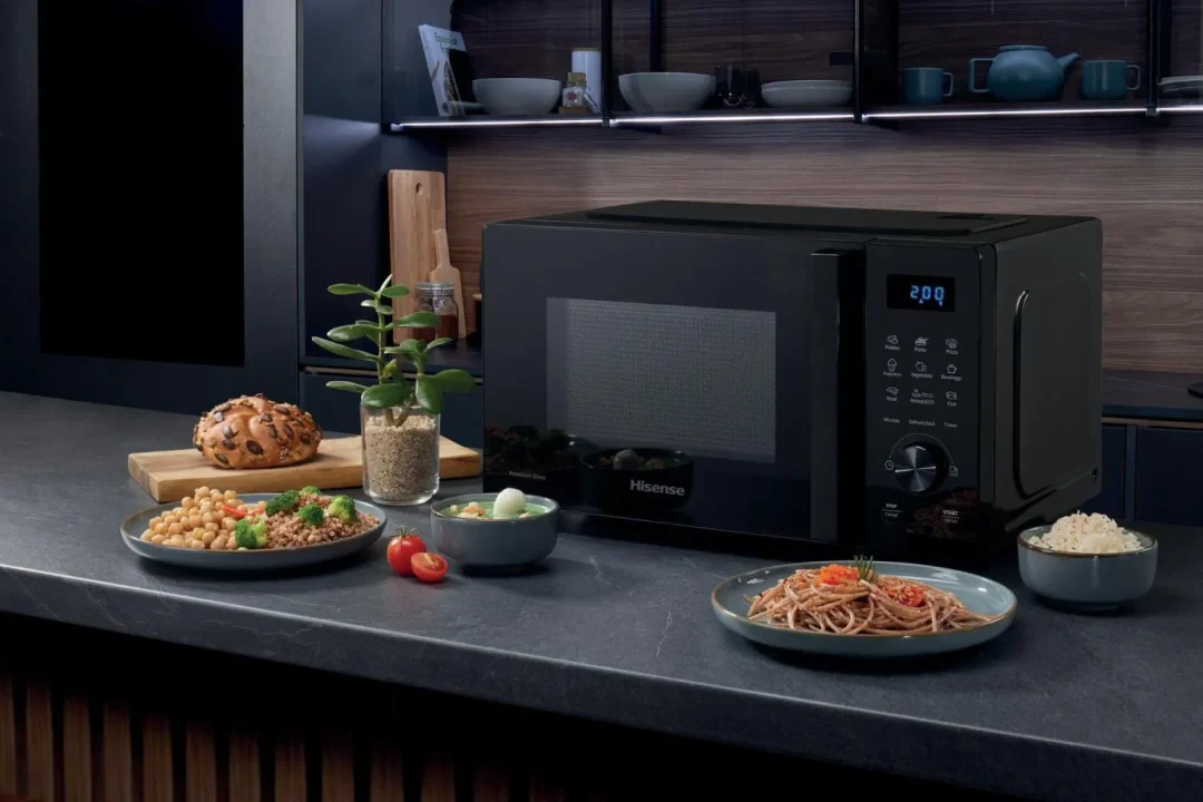 Forno Microonde Hisense combinato Capacità 20 Litri Potenza 700 Watt Nero - H20MOBSD1H - immagine 5
