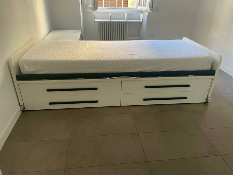 Camera completa di armadio 2 ante + colonna , letto singolo con cassetti e cassettiera c 22 Art.6 - immagine 4
