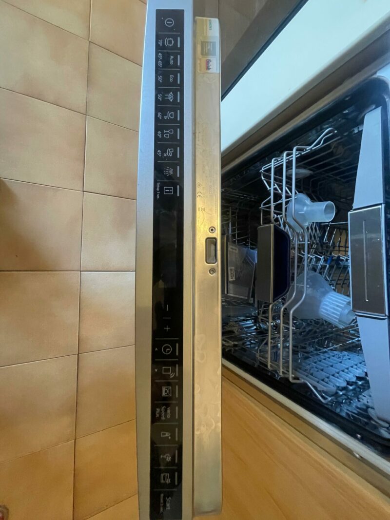 Cucina completa di elettrodomestici piano cottura glem 4 fuochi , forno bosch , lavastoviglie siemens , microonde whyrpool , cappa faber , frigo da incasso electrolux lunghezza 380 120 ang 45 colonnina C 78 Art.14 - immagine 4