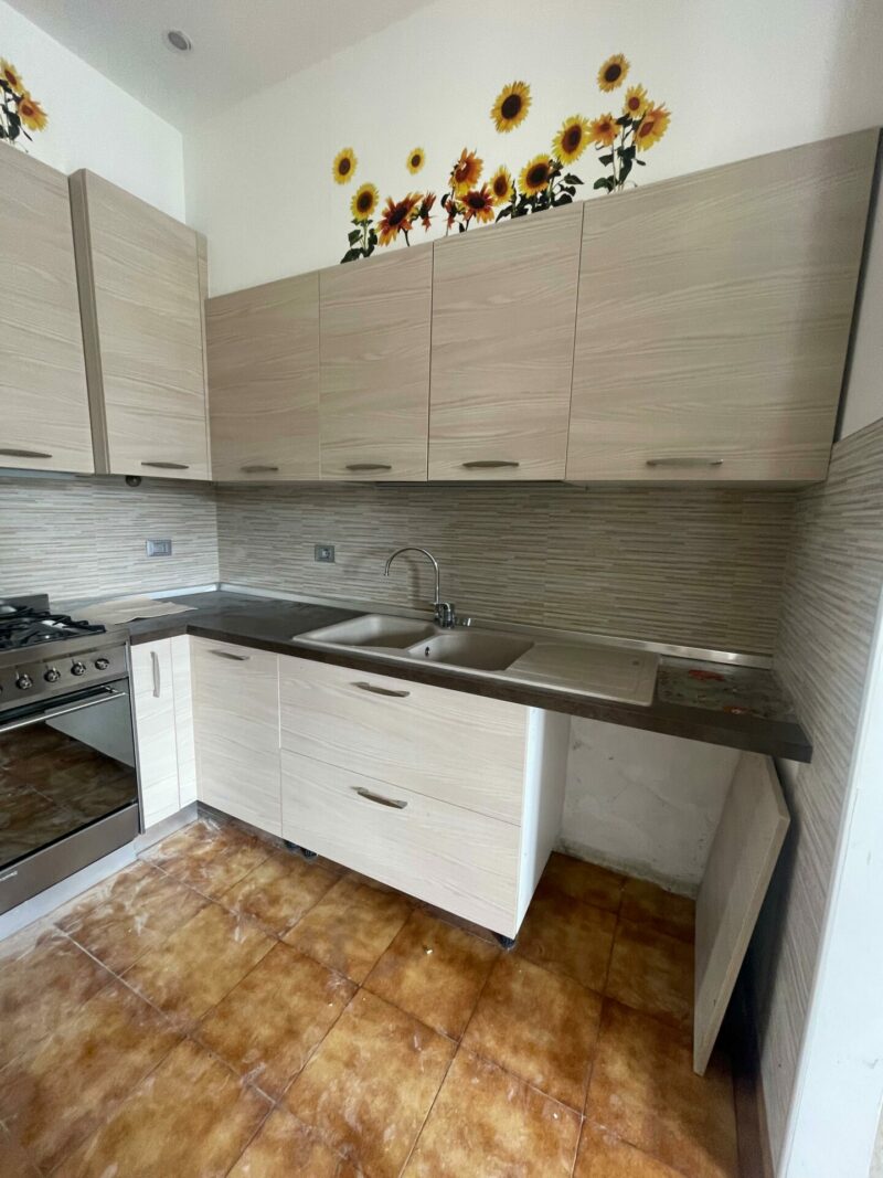 Mobile cucina con lavello Frankie , forno 5 fuochi Smeg , cappa S 3834 - immagine 5