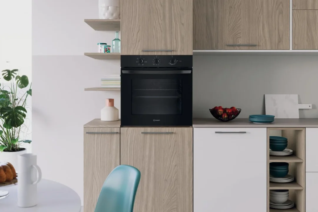 Forno Elettrico da Incasso Indesit Ventilato Multifunzione con Grill 66 Litri 60 cm Classe A colore Nero - IO 235H B - immagine 5