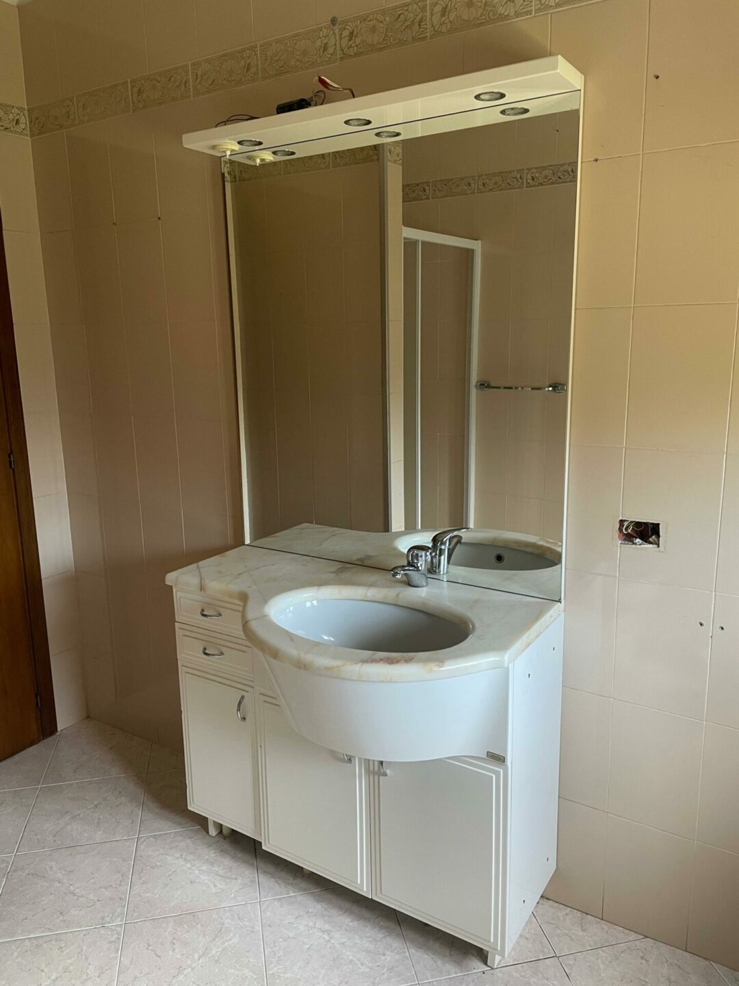 Mobile bagno con specchiera e marmo S 3955