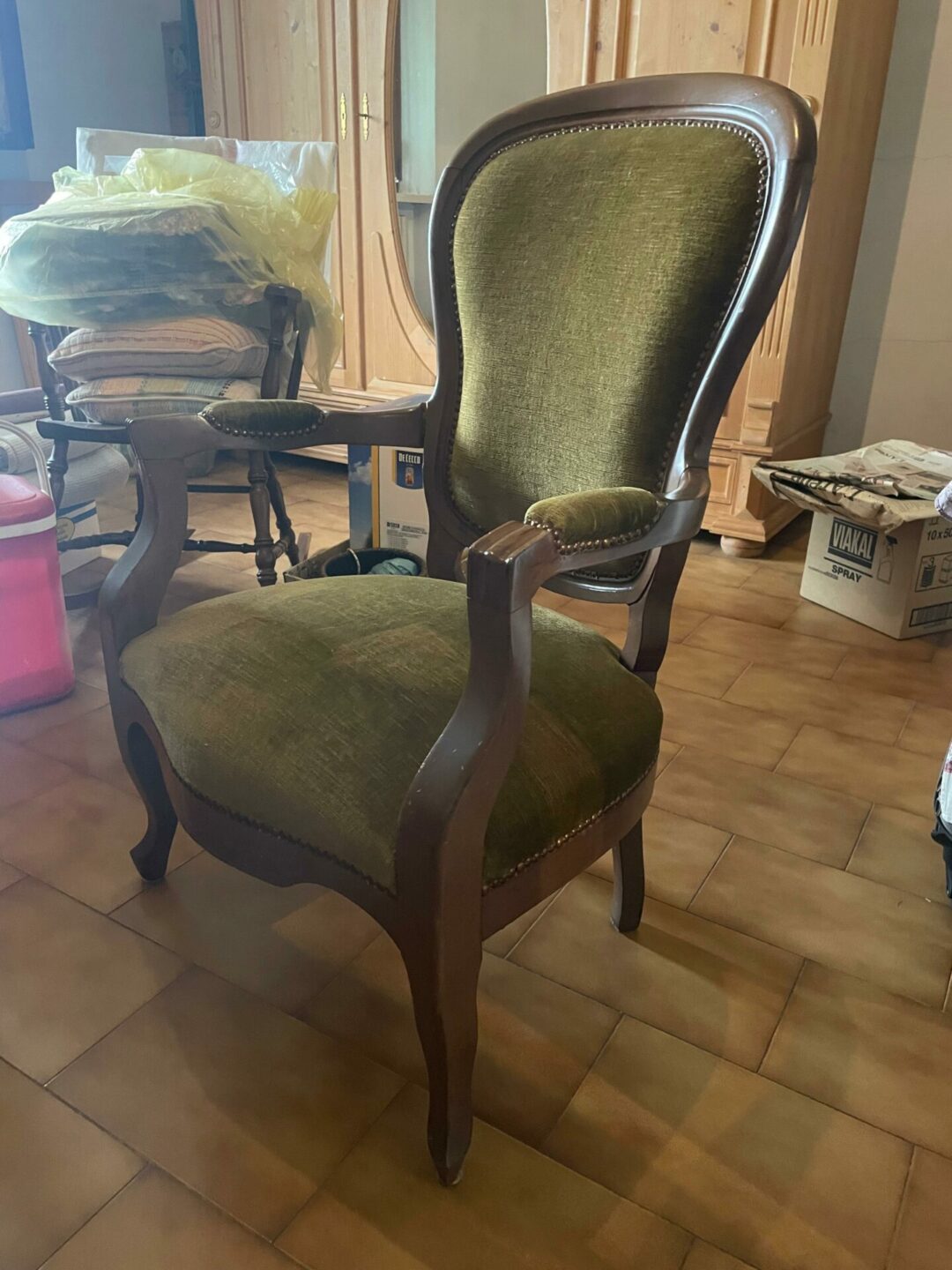 Poltrona in legno con tessuto S 3961